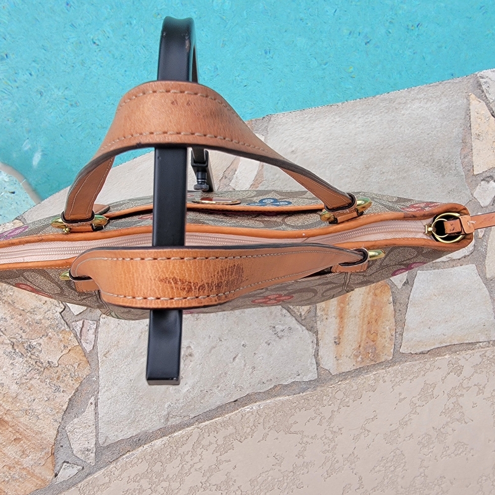 Coach Classic Peyton Clover Tote - Picture 7 of 15